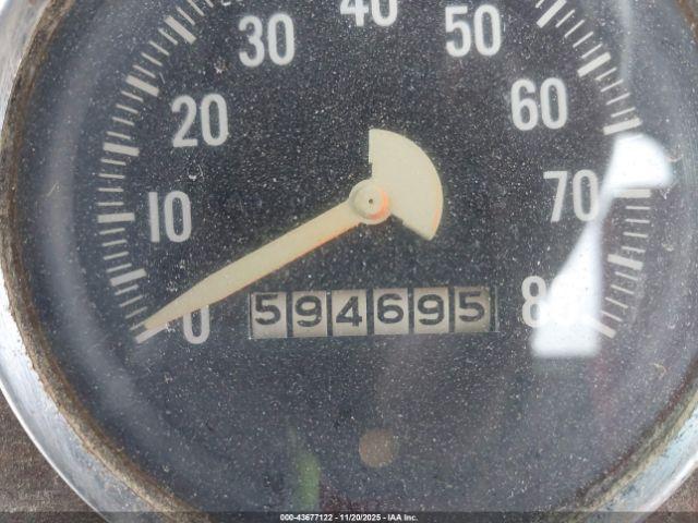 Peterbilt 359 Image 4