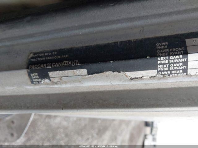 Peterbilt 359 Image 7