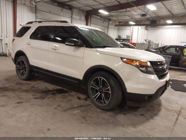  Salvage Ford Explorer