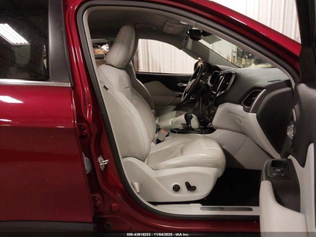 Jeep Cherokee Limited 4x4 Image 19