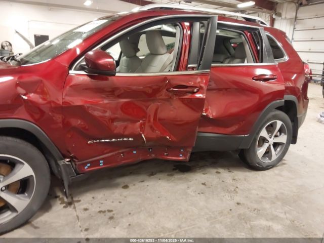 Jeep Cherokee Limited 4x4 Image 3