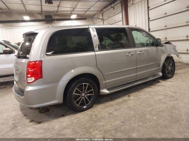 Dodge Grand Caravan Image 12