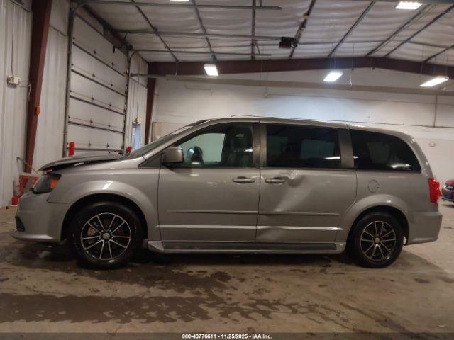 Dodge Grand Caravan Image 9