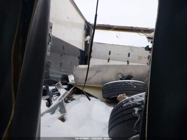 Freightliner M2 106 Image 4