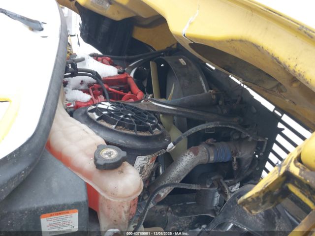 Freightliner M2 106 Image 2