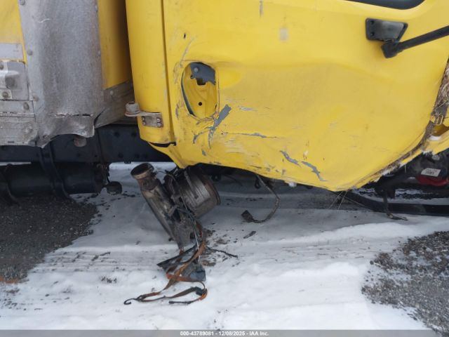 Freightliner M2 106 Image 9