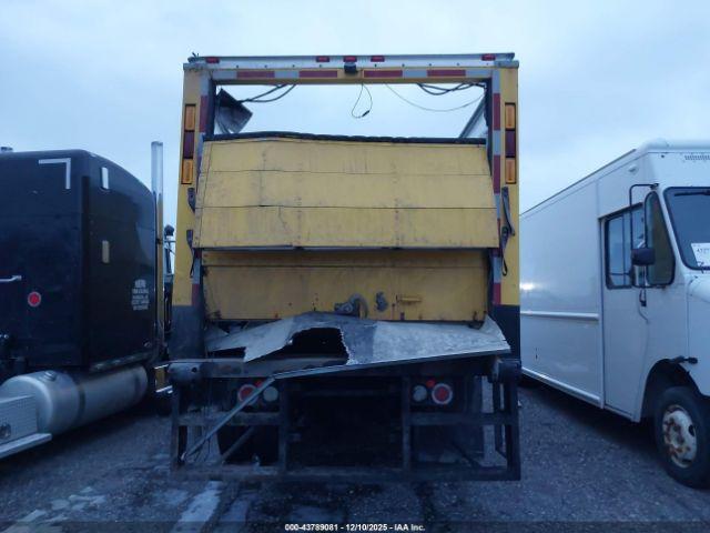 Freightliner M2 106 Image 12