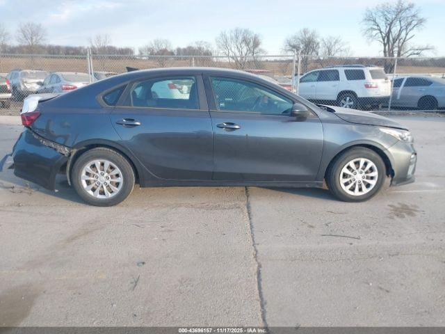 Kia Forte Fe Image 16