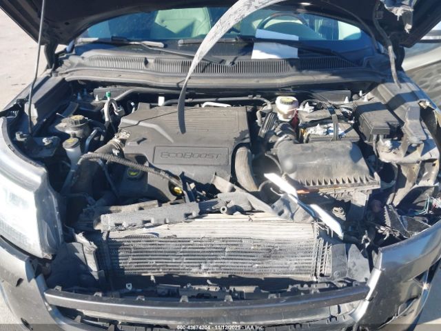 Ford Explorer Platinum Image 12