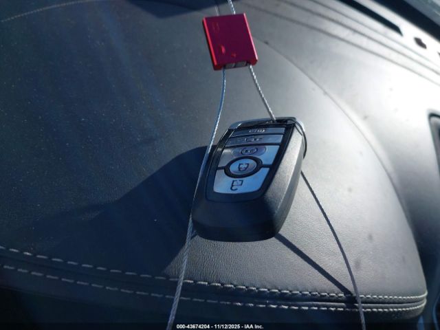 Ford Explorer Platinum Image 14