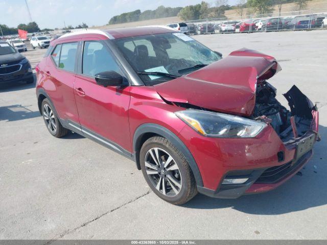  Salvage Nissan Kicks