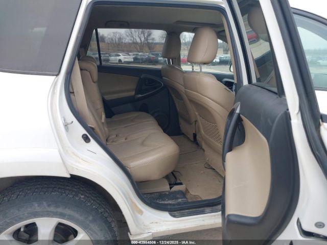 Toyota RAV4 Limited Image 6