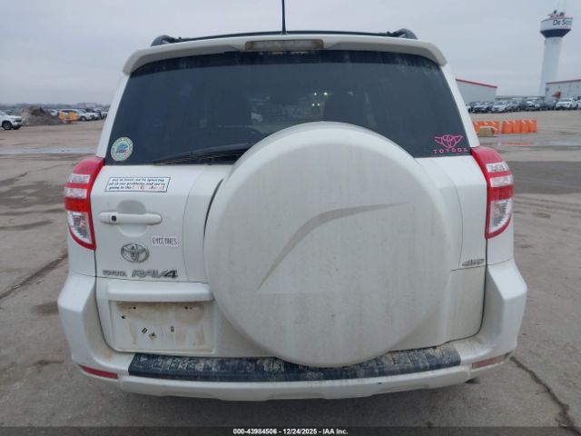 Toyota RAV4 Limited Image 12