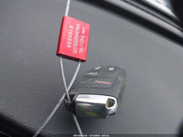 Chrysler 200 Limited Image 11