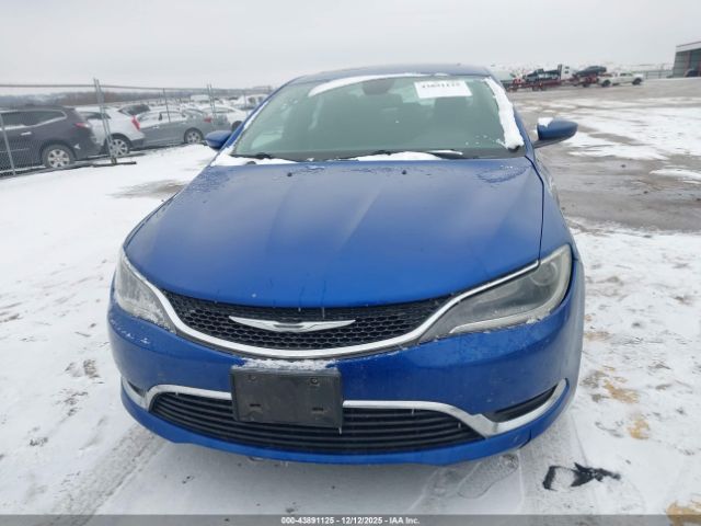 Chrysler 200 Limited Image 14