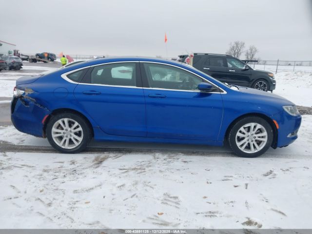 Chrysler 200 Limited Image 16