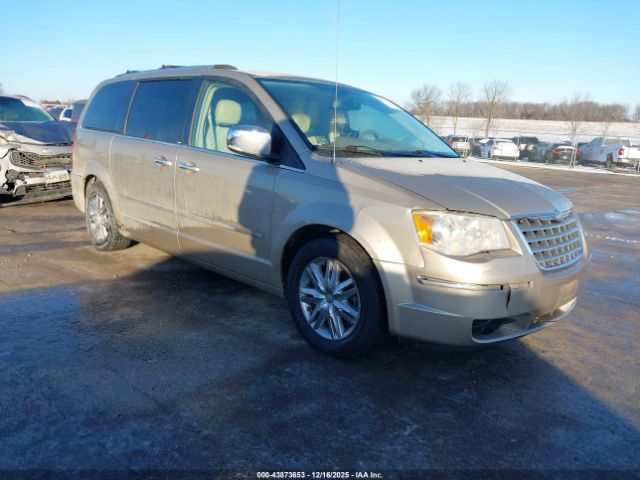 Chrysler Town & Country Limited Image 1