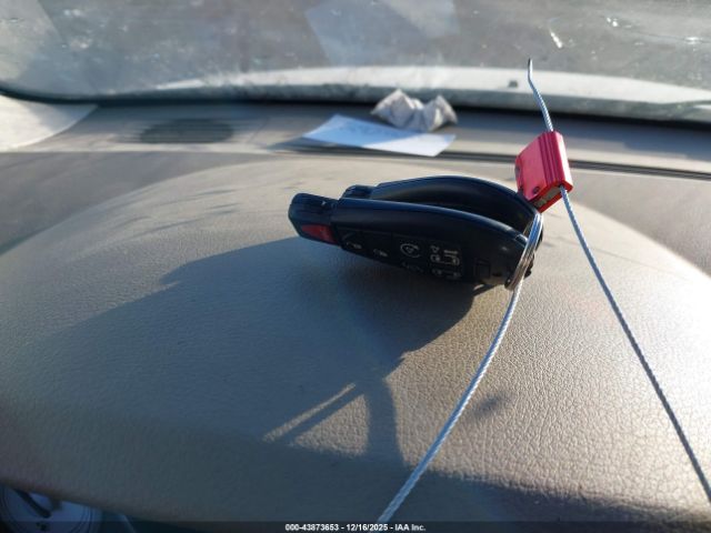 Chrysler Town & Country Limited Image 4