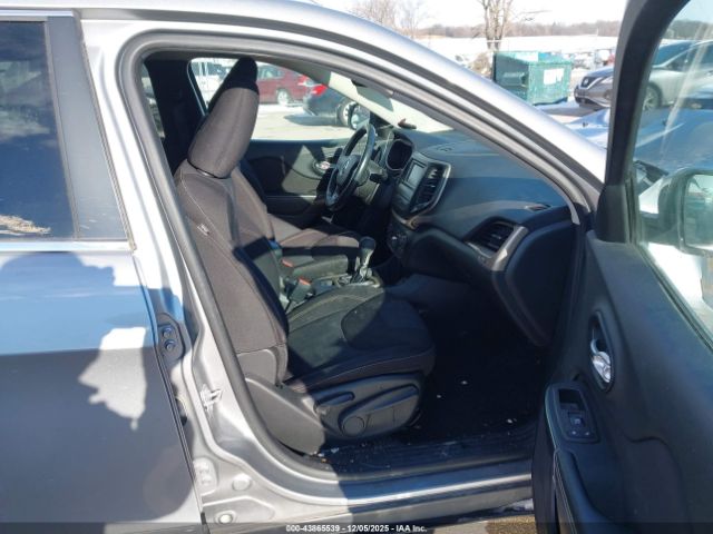 Jeep Cherokee Latitude Image 12