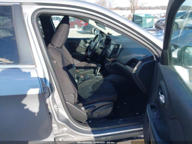 Jeep Cherokee Latitude Image 12