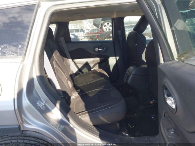 Jeep Cherokee Latitude Image 14