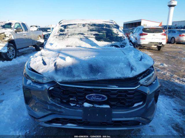 Ford Escape St-line Image 11