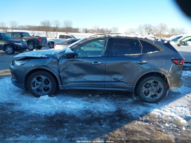 Ford Escape St-line Image 10