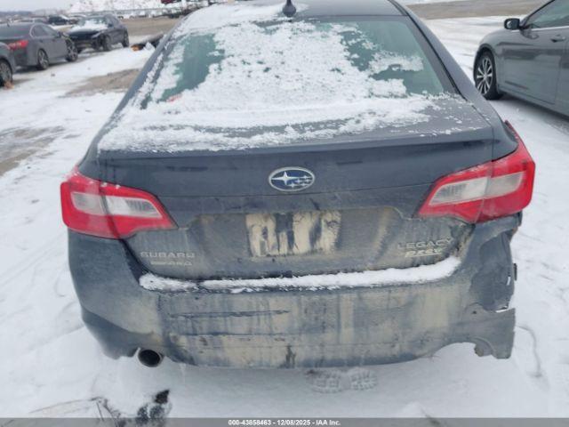 Subaru Legacy 2.5i Limited Image 17