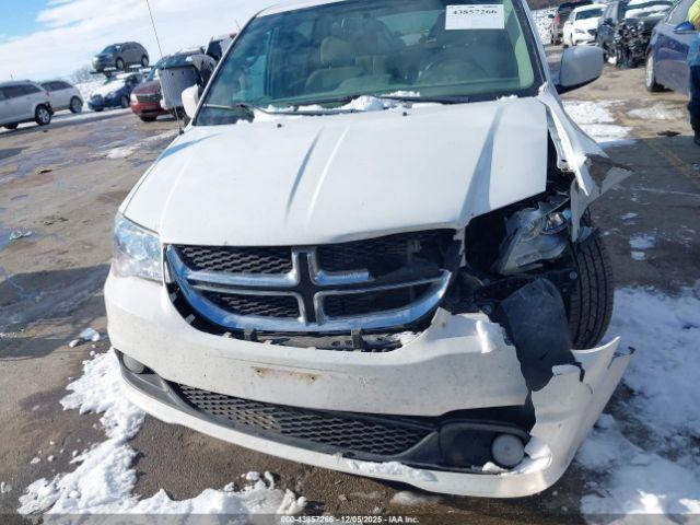 Dodge Grand Caravan Crew Image 16
