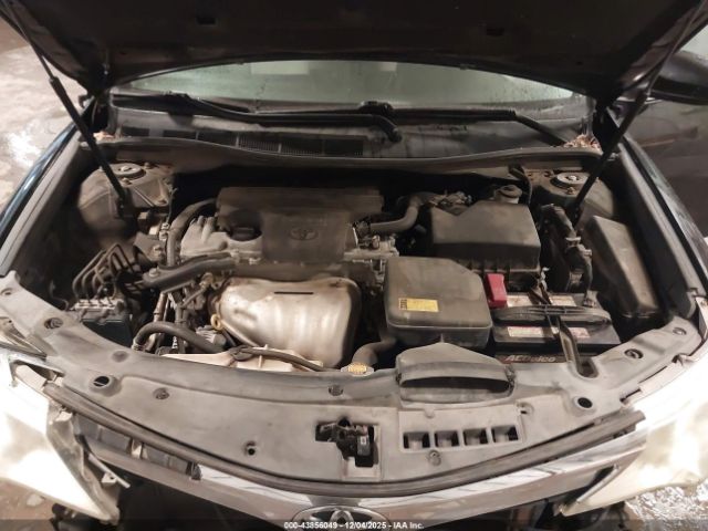 Toyota Camry Le Image 10