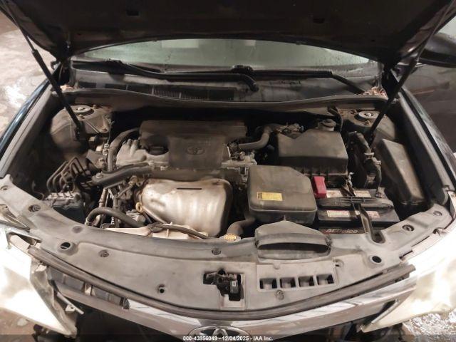 Toyota Camry Le Image 10