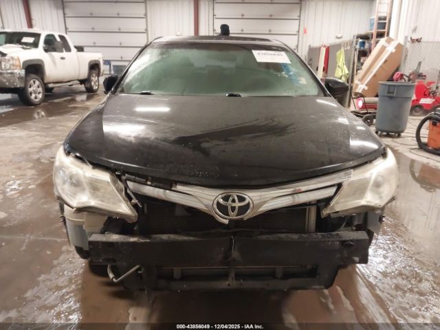 Toyota Camry Le Image 14