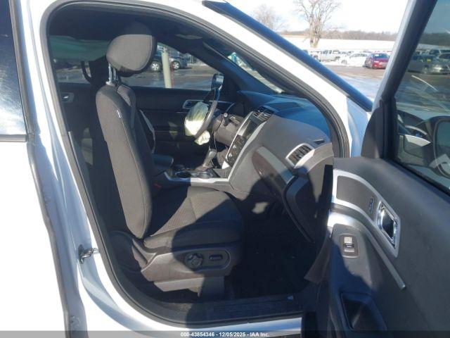 Ford Explorer Xlt Image 14