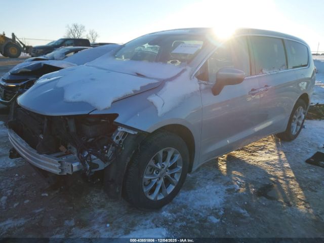 Chrysler Pacifica Touring L Awd Image 5