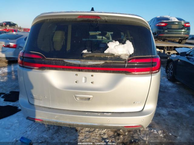 Chrysler Pacifica Touring L Awd Image 12