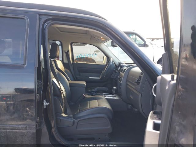 Dodge Nitro Image 8