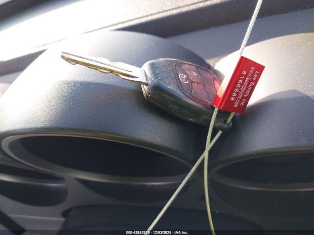 Dodge Nitro Image 11