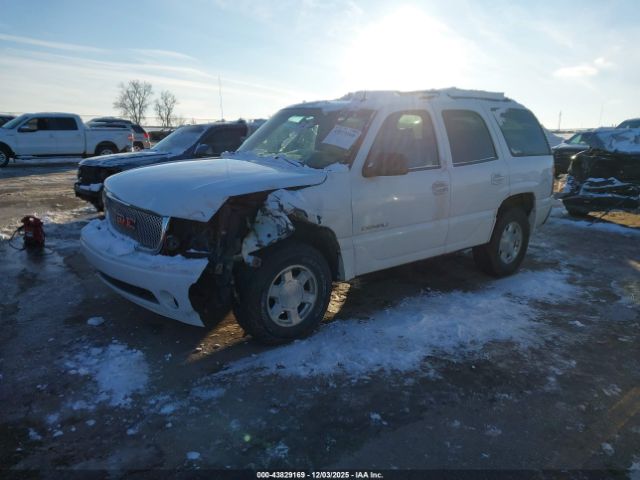 GMC Yukon Denali Image 6