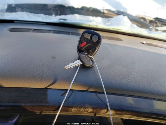 GMC Yukon Denali Image 5