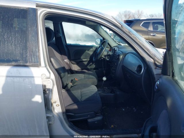 Chrysler PT Cruiser Touring Image 3