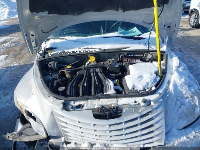 Chrysler PT Cruiser Touring Image 9