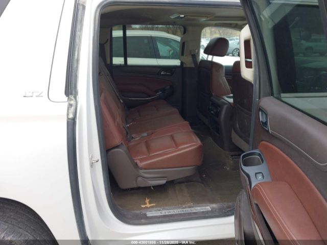 Chevrolet Suburban Ltz Image 15
