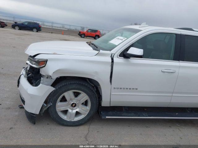 Chevrolet Suburban Ltz Image 2