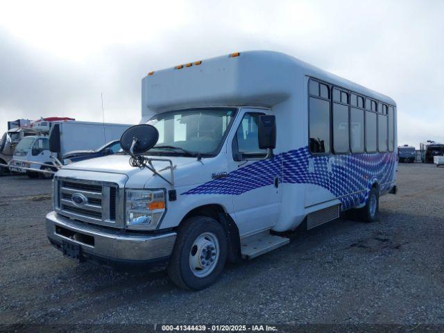 Ford E-450 Image 14
