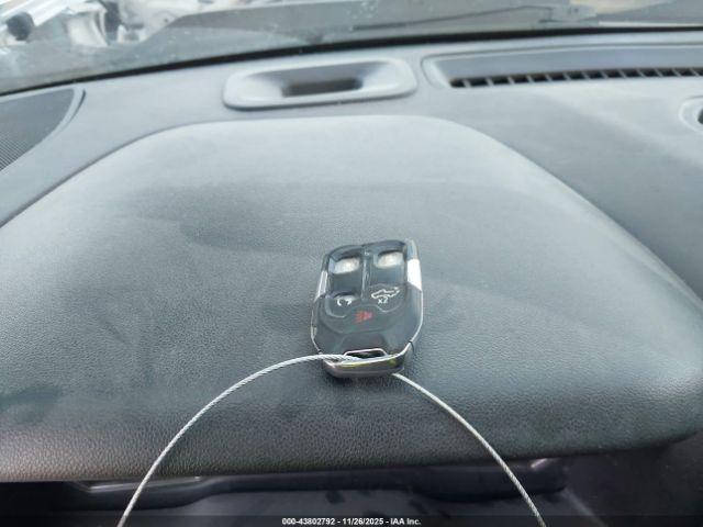 Chevrolet Silverado 1500 4wd  Standard Bed Lt Image 3